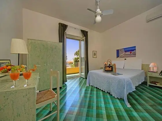 1 Çift Kişilik Veya 2 Tek Kişilik Yatak Superior