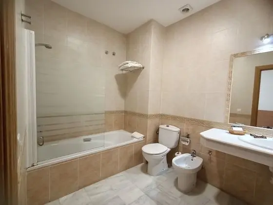 Standard Tek Büyük Yataklı Oda