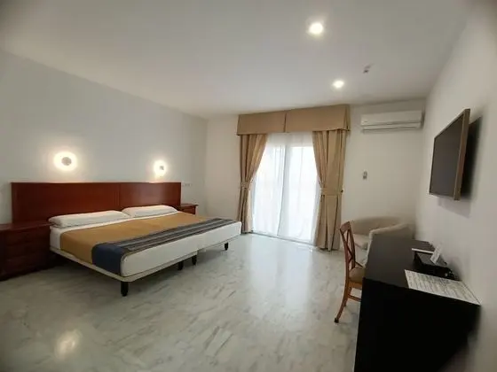 Superior Tek Büyük veya İki Ayrı Yataklı Oda