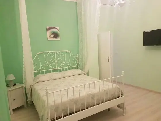 City Tek Büyük Yataklı Oda