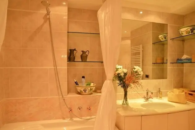 Superior Tek Büyük Yataklı Oda, Jakuzi (La bella estate)