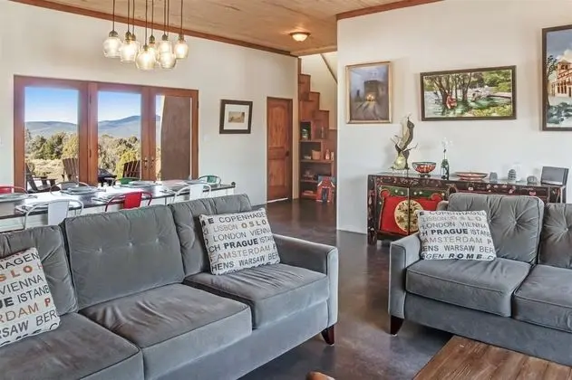 Ev (La Luna: Ideal Nature Retreat to stay)