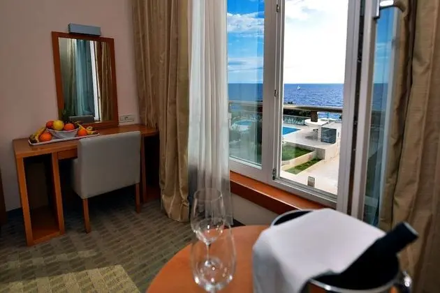 Comfort Tek Büyük Yataklı Oda, Kısmi Deniz Manzaralı