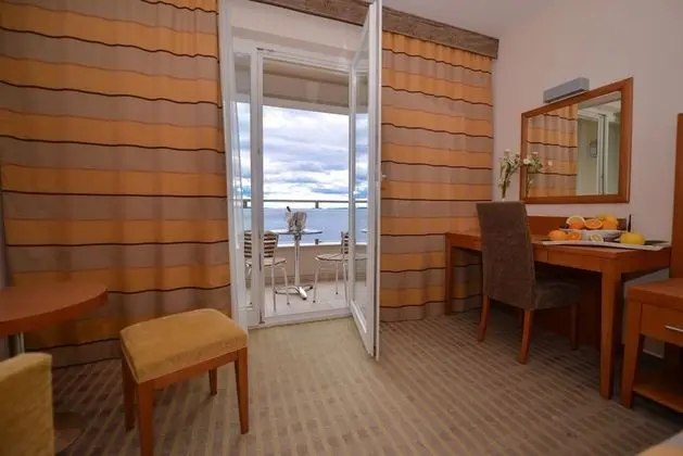 Premium Tek Büyük Yataklı Oda, Balkon, Deniz Manzaralı