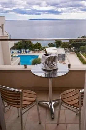 Premium Tek Büyük Yataklı Oda, Balkon, Deniz Manzaralı