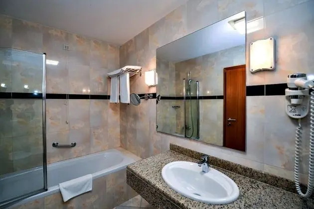 Premium Tek Büyük Yataklı Oda, Balkon, Deniz Manzaralı