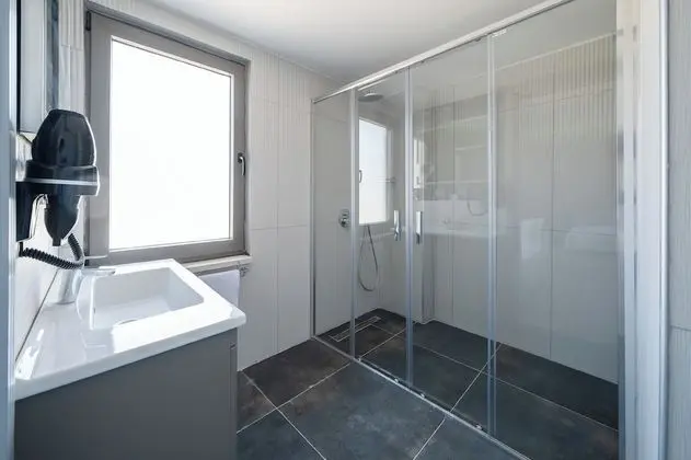 Standard Üç Kişilik Oda, Deniz Manzaralı