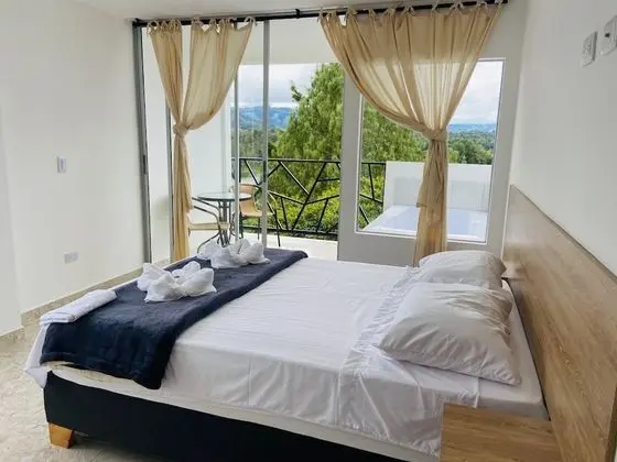 Premium Tek Büyük Yataklı Oda