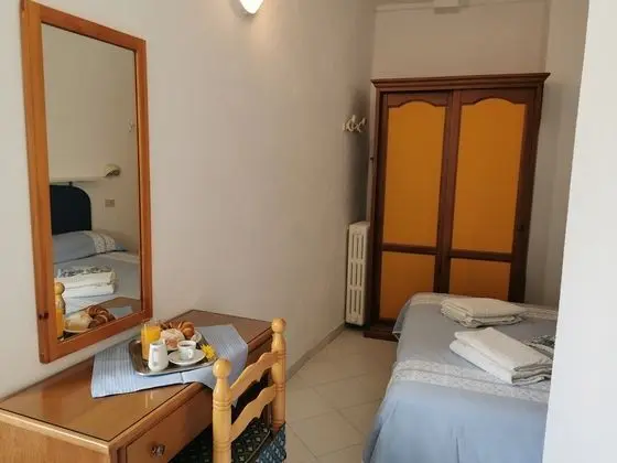 Üç Kişilik Oda