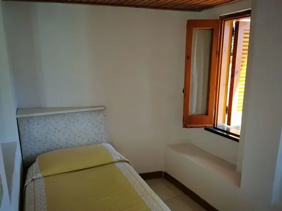 Üç Kişilik Oda