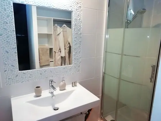 Deluxe Tek Büyük Yataklı Oda, Sıcak Su Havuzu (L'Attrape-Rêve)