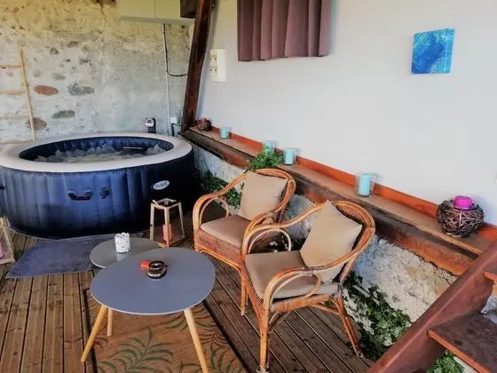 Deluxe Tek Büyük Yataklı Oda, Sıcak Su Havuzu (L'Attrape-Rêve)