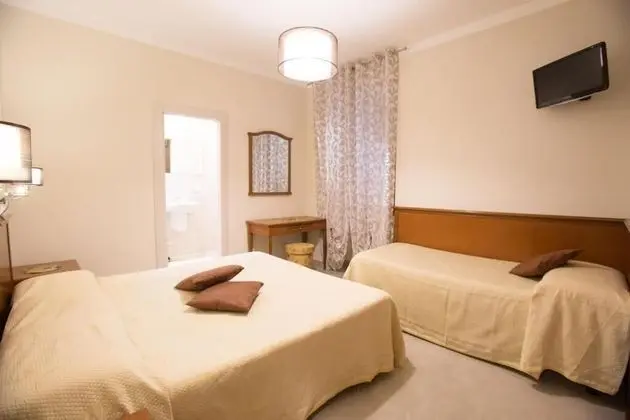 Tek Büyük veya İki Ayrı Yataklı Oda