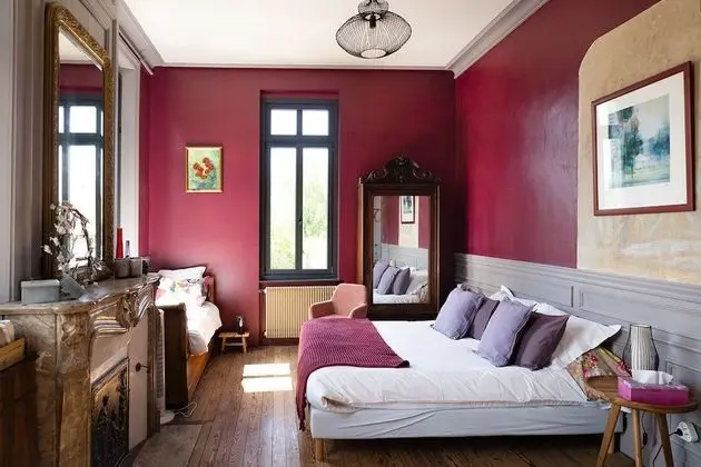 Üç Kişilik Oda (Bovary)