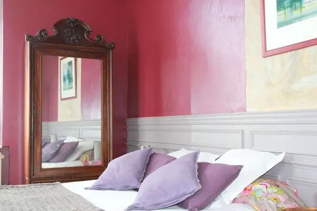 Üç Kişilik Oda (Bovary)