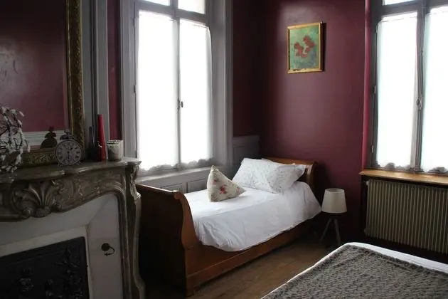 Üç Kişilik Oda (Bovary)