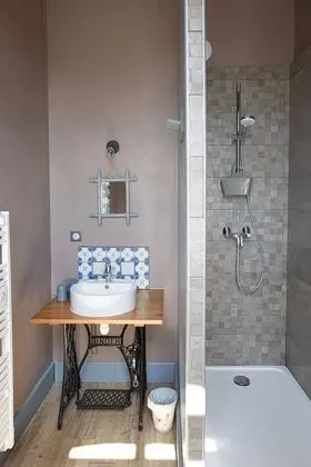 Üç Kişilik Oda (Bovary)