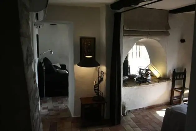 Romantic Süit, 1 Büyük (Queen) Boy Yatak ve Çekyat, Engellilere Uygun