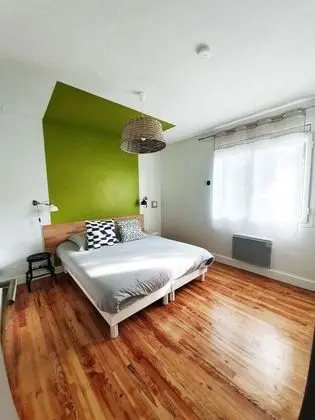 Tek Büyük Yataklı Oda, Ortak Banyo (Chambre  Santa Teresa)