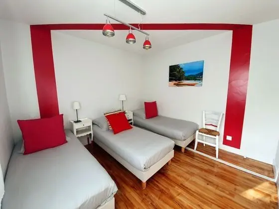 Üç Kişilik Oda, Ortak Banyo (Chambre  Uluwatu)