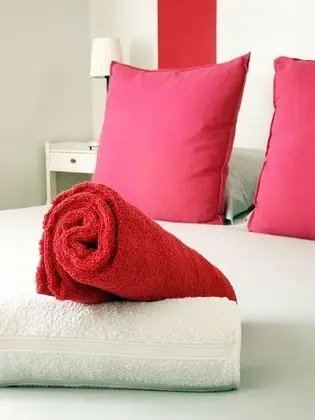 Üç Kişilik Oda, Ortak Banyo (Chambre  Uluwatu)