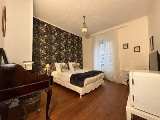 Deluxe Tek Büyük veya İki Ayrı Yataklı Oda, Özel Banyo, Havuz Manzaralı