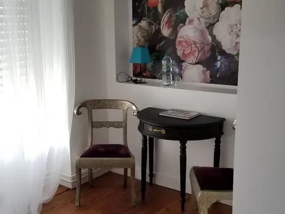 Deluxe Tek Büyük veya İki Ayrı Yataklı Oda, Özel Banyo, Havuz Manzaralı