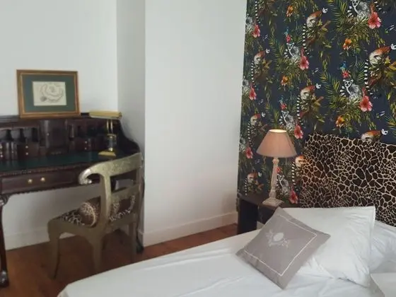 Deluxe Tek Büyük veya İki Ayrı Yataklı Oda, Özel Banyo, Havuz Manzaralı