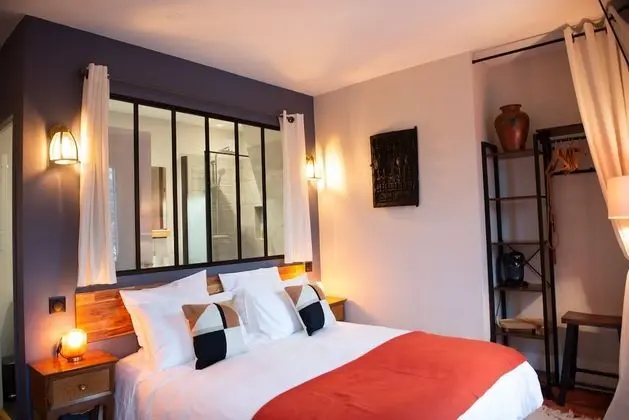 Premium Tek Büyük Yataklı Oda, Banyolu/Duşlu (La Riga)