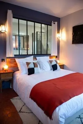 Premium Tek Büyük Yataklı Oda, Banyolu/Duşlu (La Riga)
