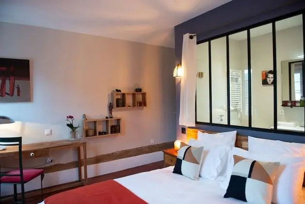 Premium Tek Büyük Yataklı Oda, Banyolu/Duşlu (La Riga)