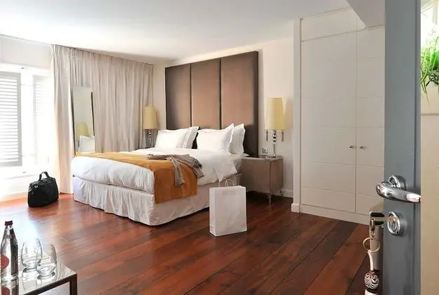 Deluxe Tek Büyük Yataklı Oda