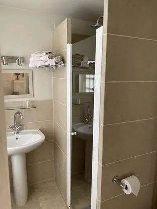Superior Üç Kişilik Oda, Banyolu/Duşlu