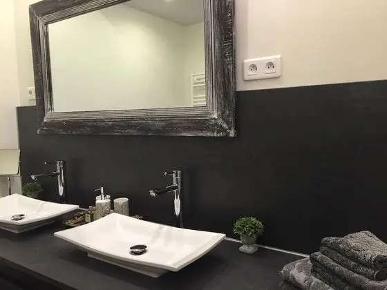 Comfort Tek Büyük Yataklı Oda, Banyolu/Duşlu (Roseraie)