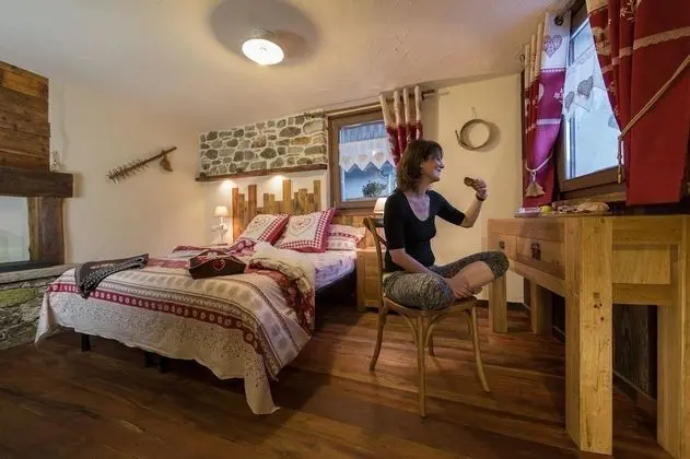 Tek Büyük veya İki Ayrı Yataklı Oda, 1 Yatak Odası