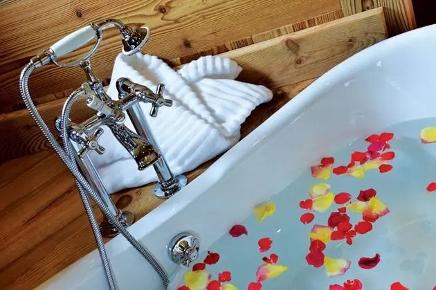 Romantic Süit (EVA)