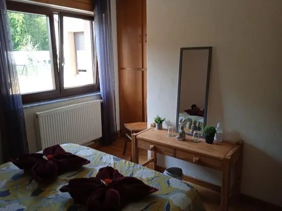 Standard Tek Büyük Yataklı Oda, Ortak Banyo (Chambre  JUL)