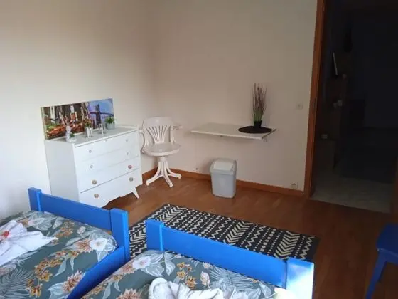 Standard Üç Kişilik Oda, Ortak Banyo, Bahçe Manzaralı