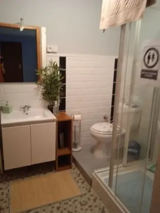 Standard Üç Kişilik Oda, Ortak Banyo, Bahçe Manzaralı