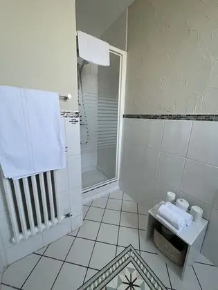 Tek Büyük Yataklı Oda, Banyolu/Duşlu, Bahçe Manzaralı ("Saint-Fiacre")