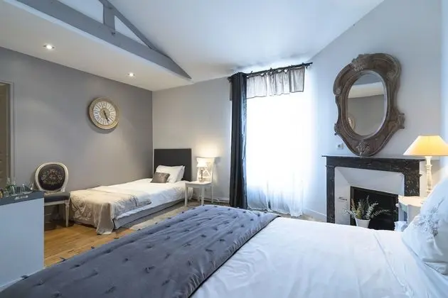 Üç Kişilik Oda (Grey Room)