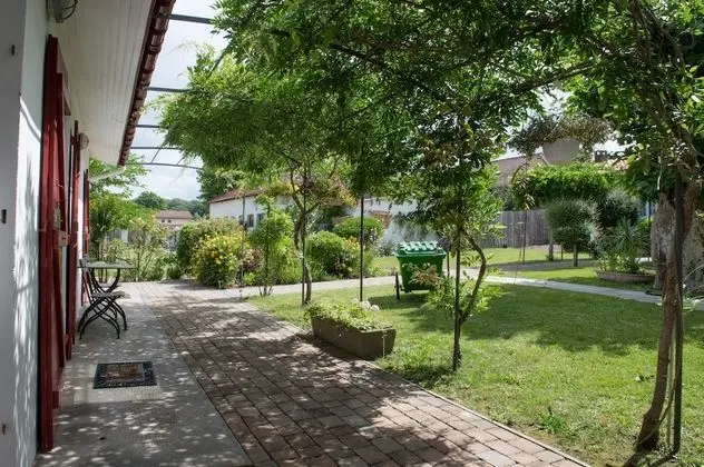 Üç Kişilik Oda, Bahçe Manzaralı