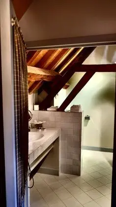Traditional Tek Büyük Yataklı Oda