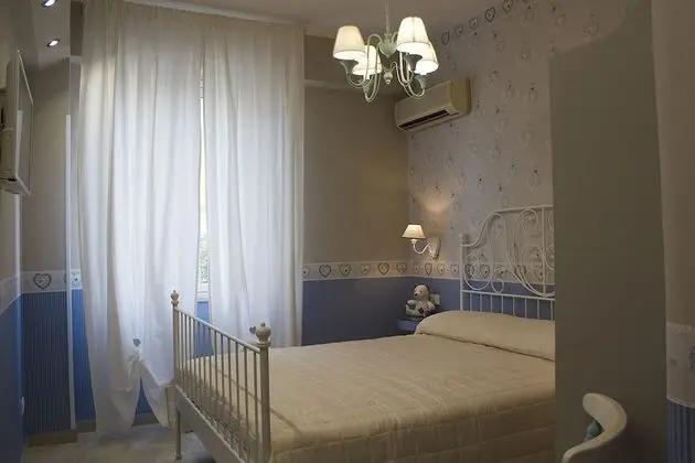 Tek Büyük Yataklı Oda, Balkon, Bahçe Manzaralı