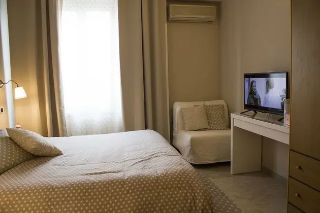 Tek Büyük Yataklı Oda, Balkon, Bahçe Manzaralı