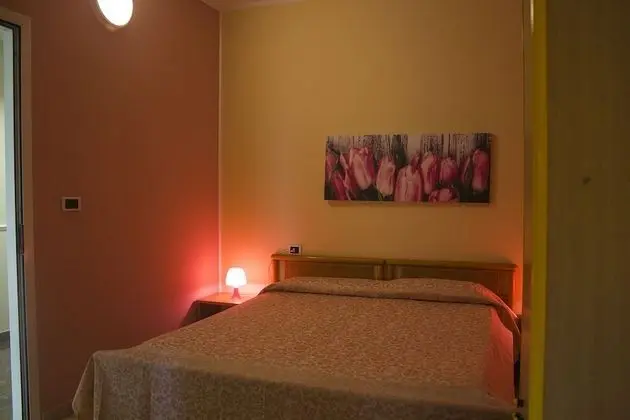 Tek Büyük Yataklı Oda, Balkon, Bahçe Manzaralı