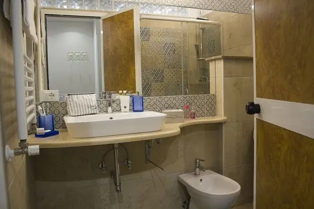 Tek Büyük Yataklı Oda, Balkon, Bahçe Manzaralı