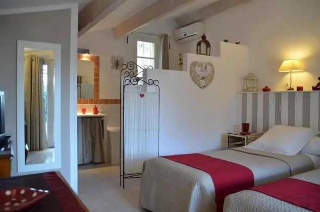 Comfort Tek Büyük Yataklı Oda (Côté plage)