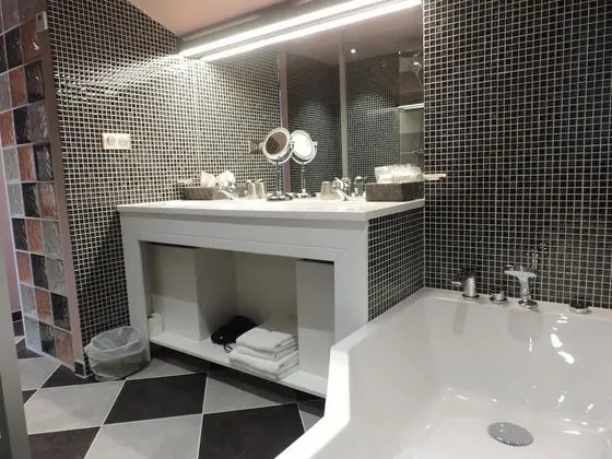 Honeymoon Süit, Banyolu/Duşlu, Şehir Manzaralı (L'intemporelle)