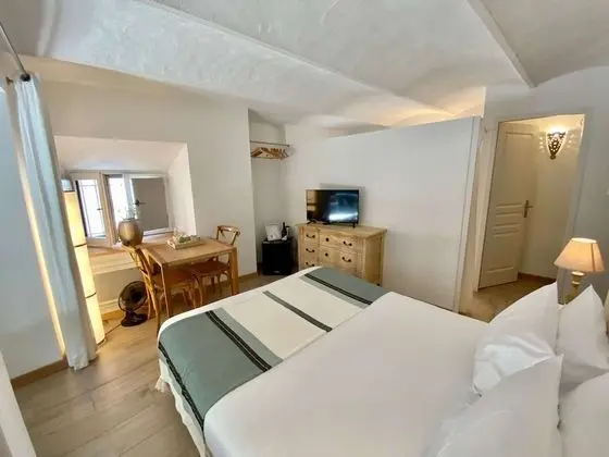 Comfort Tek Büyük Yataklı Oda (Coquet)